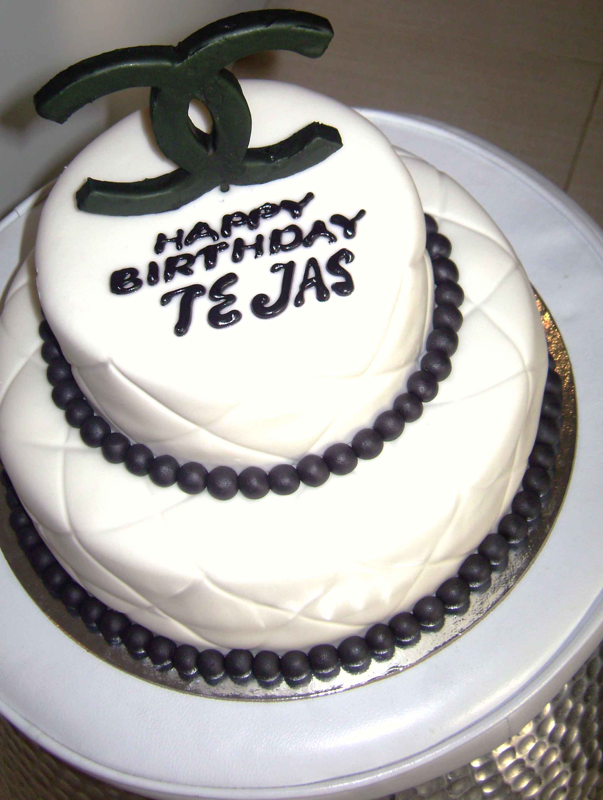 chanel cake 