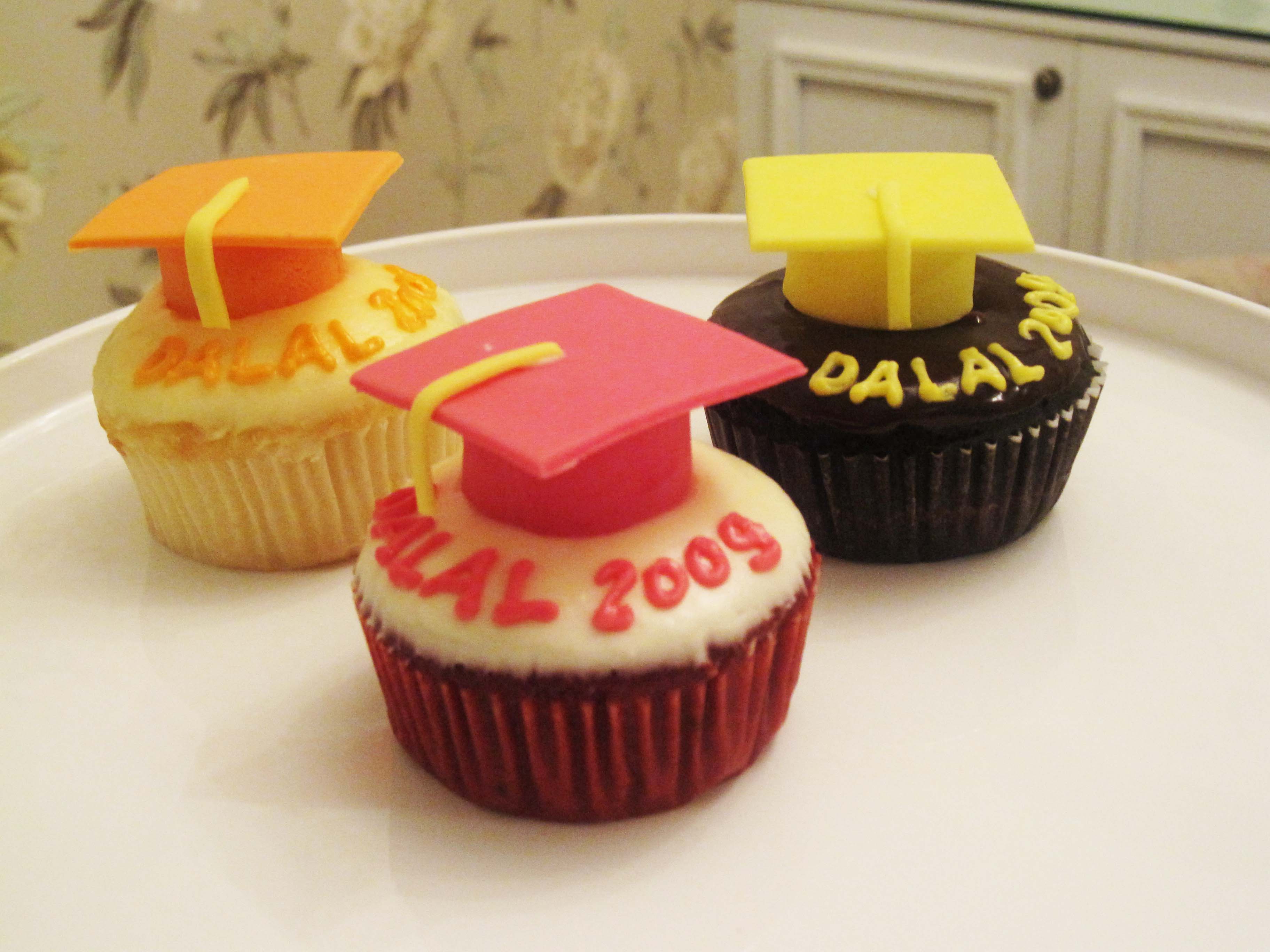 grad cupcakes